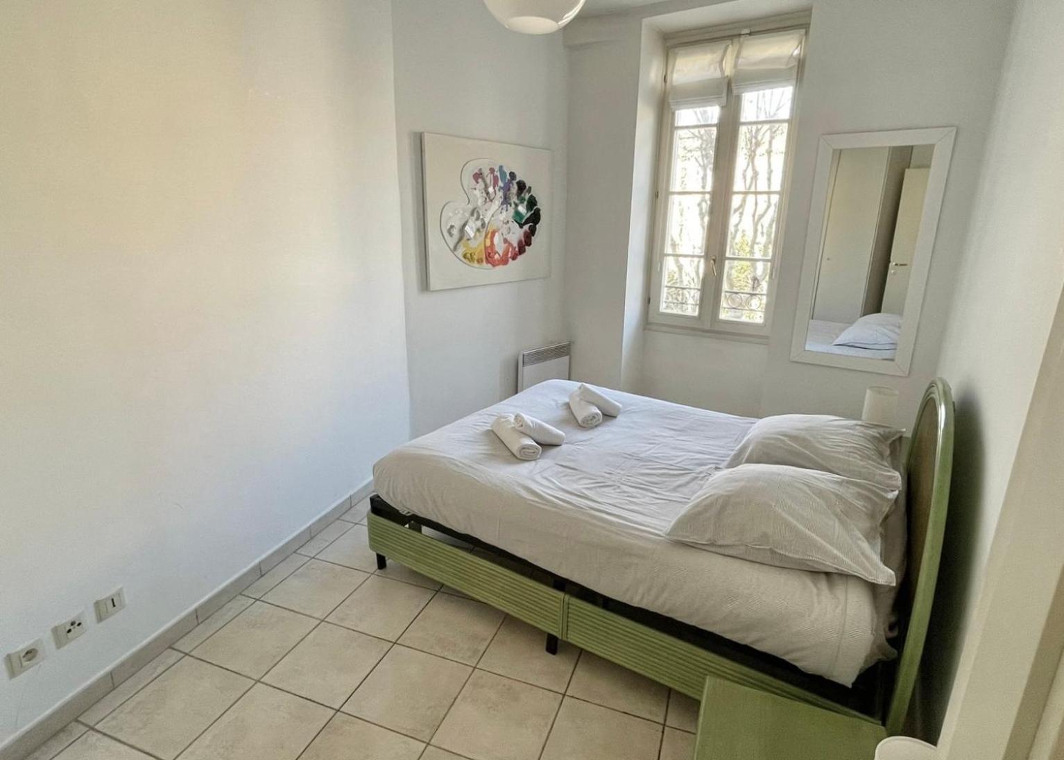 Place Grimaldi, Close To And Restaurants, With Balcony Apartamento *